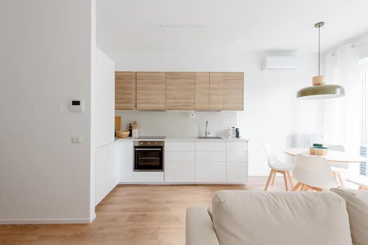 Luxury 2 Bedroom Apartament, Close To San Siro, Fiera And 10 Min Metro To Duomo Милано Екстериор снимка